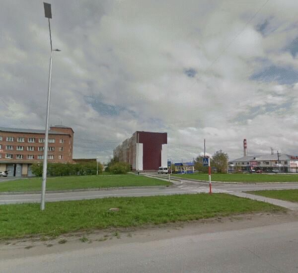 Банкомат Ханты-Мансийского Банка по адресу улица Интернациональная 26