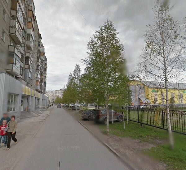 Банкомат Ханты-Мансийского Банка по адресу улица Дружбы Народов 16