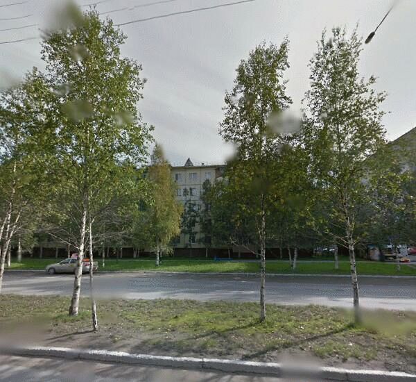 Отделение Ханты-Мансийского Банка по адресу улица Маршала Жукова 2